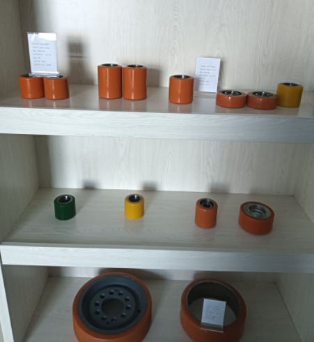 Cast Iron Polyurethane red Wheels 2 Cast Iron Polyurethane red Wheels 2